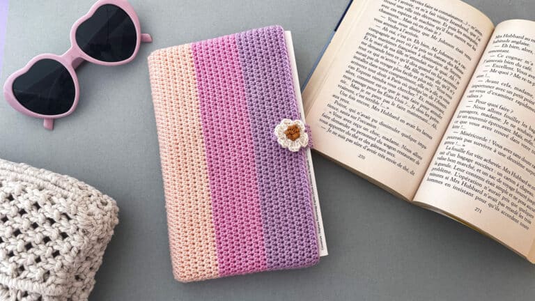 protege livre au crochet